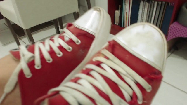 Üvey annenin ayakları aşırı büyük ve pis kokuyor, 10 numara