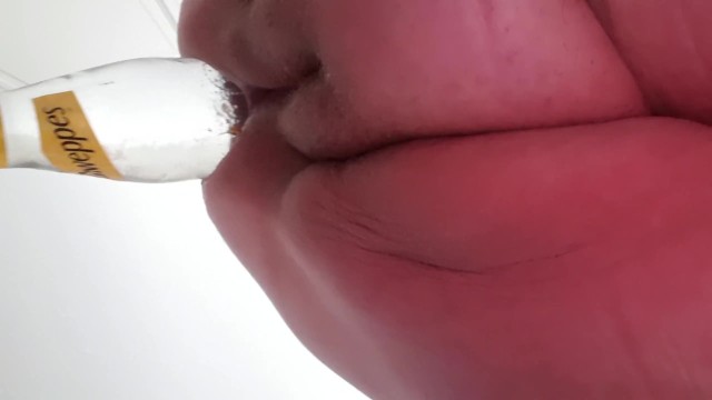 BBWFISTSLUT aşırı anal şişe yerleştirme
