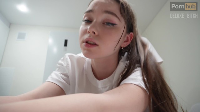 Üvey kız kardeşim kahvaltı hazırladı ve ağzına bir yudum meni geldi.Deluxe_Bitch