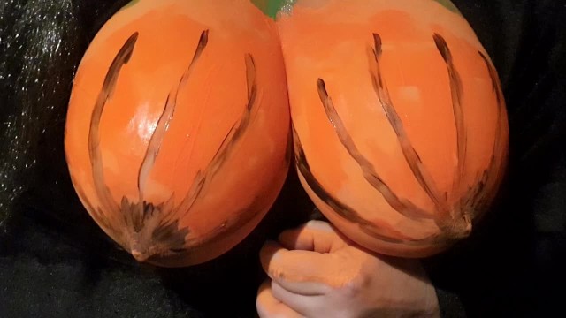 Büyük Göğüsler Cadılar Bayramı Balkabağı Cosplay