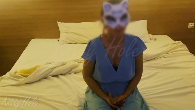 Arkadaşının Karısı Borcunu Ödemek İçin Kendini Sattı