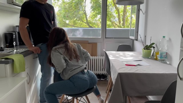 Ev Arkadaşım Beni Mutfakta Sertçe Sikiyor!