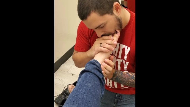 Alışveriş merkezinde halka açık ayak işi ve el işi
