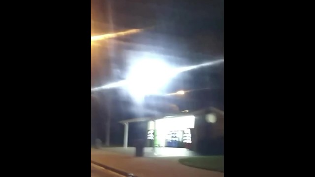 TAMPA YBOR ŞEHRİ AYDINLATILDI! EVE DÖNÜŞ EBONY'NİN TOPLARINI YALAMASI VE SİKİNİN ÜZERİNDE BİNMESİ İÇİN HALKA AÇIK DİNLENME ALANINDA DURUN!!