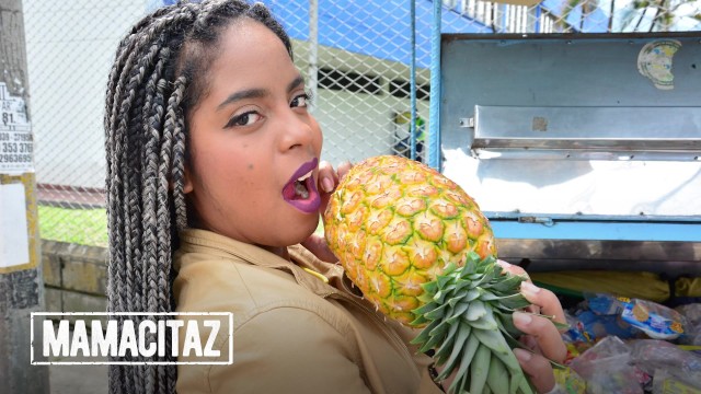 Seksi Latin Ana Ebano, Erkek Arkadaşıyla Sert Sikişmek İçin Alındı – CARNE DEL MERCADO