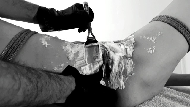 Kinktober günü 15 – TRAŞ KİNKİ: Onu bağladım, amını tıraş ettim ve fışkırttım: Bdsmlovers91