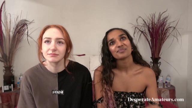Döküm derlemesi Umutsuz Amatörler seksi kızıl saçlı genç annelerin paraya ihtiyacı var