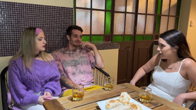 Kız arkadaşımın arkadaşının amını sütle doldurdum – Ft Silver Jinx & DivinaMaruuu