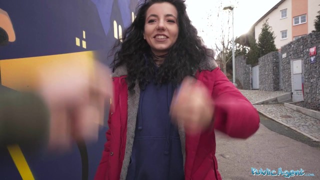 Kamu Ajanı Genç Kız Taş Kağıt Makas'ta Kaybettikten Sonra Sikiliyor