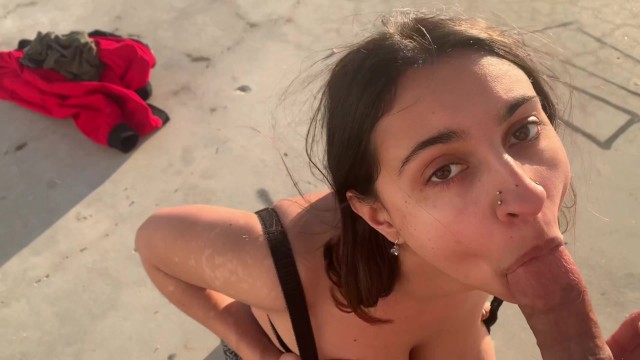 Malibu'da Kamu Yüzünde Sikişen Göğüslü Hintli Ve Spermi Yutuyor