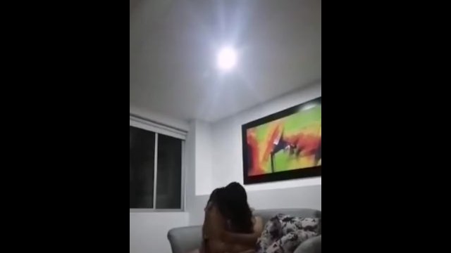 Bir kız öğrenciyle otelde azgın video
