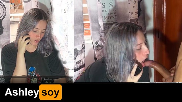 ÇOK SADAKATSIZ KADIN, ERKEK ARKADAŞIYLA ARAMA SIRASINDA KONUŞURKEN ÜVEY KARDEŞİNİ SİKİYOR